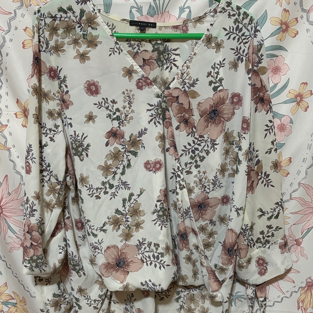 West key Floral V-Neck Blouse L